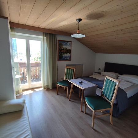 Garni Hattlerhof B&B Brunico Exterior foto