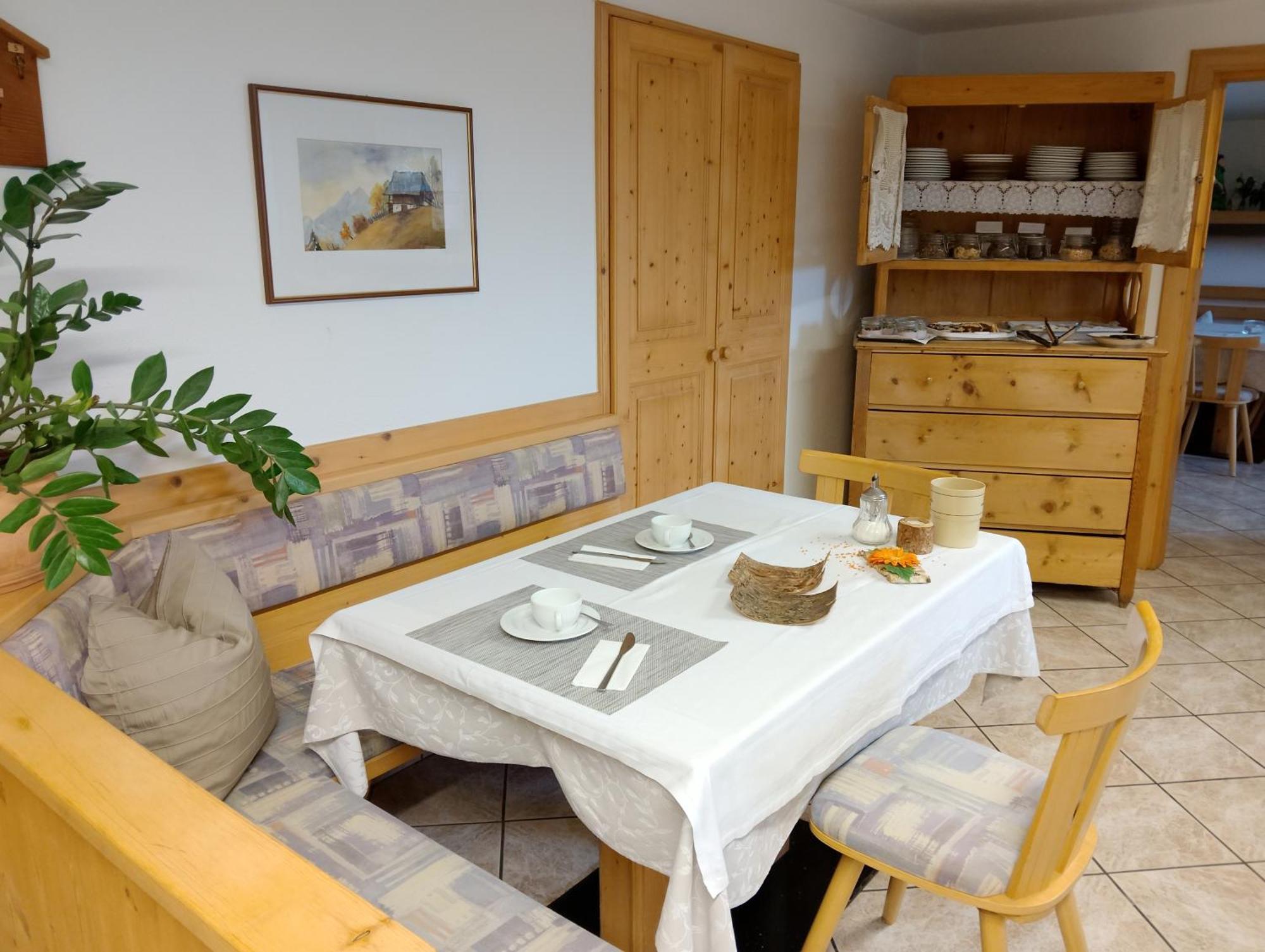 Garni Hattlerhof B&B Brunico Exterior foto