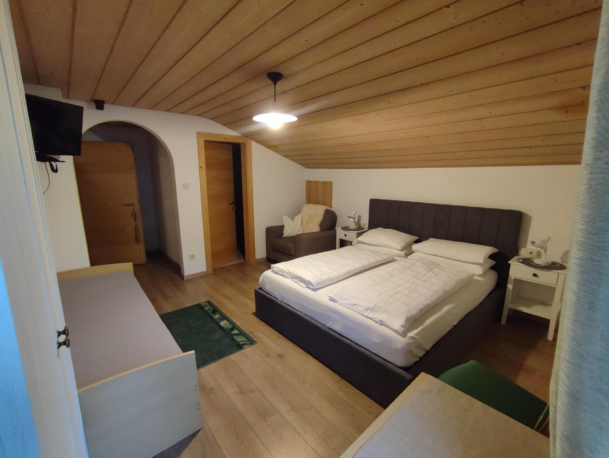 Garni Hattlerhof B&B Brunico Exterior foto