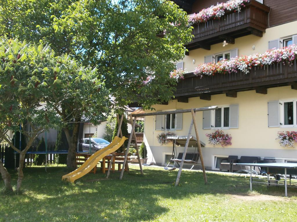 Garni Hattlerhof B&B Brunico Exterior foto