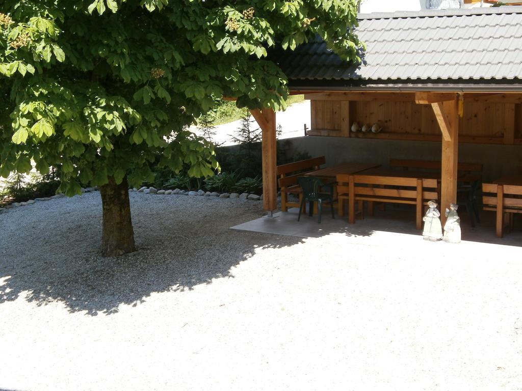 Garni Hattlerhof B&B Brunico Exterior foto